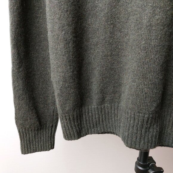 NWOT Moss Green Lambswool Blend Mens V-Neck Sweater L - Picture 4 of 7